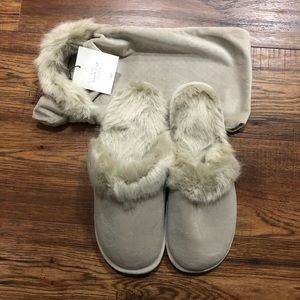 Restoration Hardware faux fur slippers. Size 9-10
